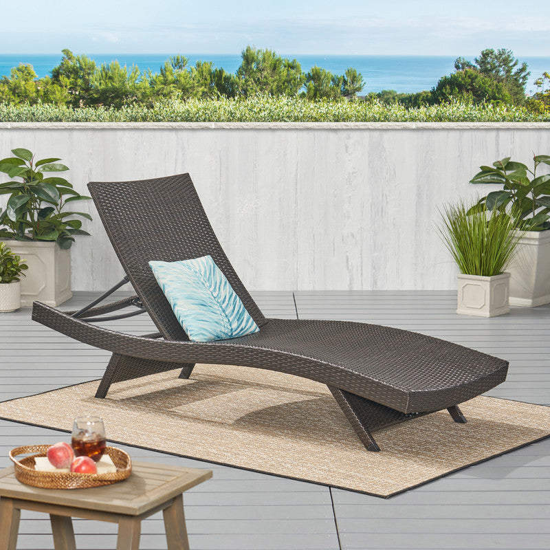 [Ship to Canada Only] Salem Wicker Chaise Lounge